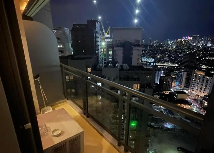 Luxury Type Gramercy Apartment *